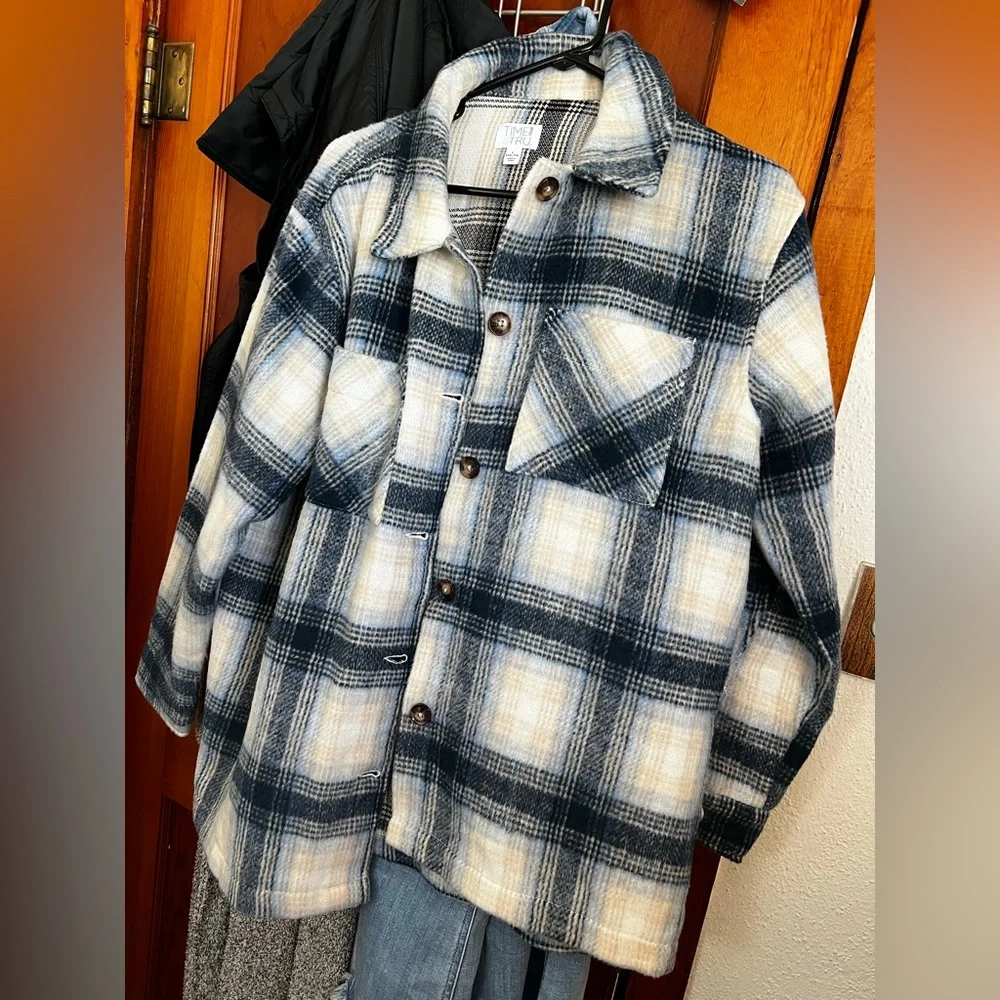 Shacket - Picture 2 of 2